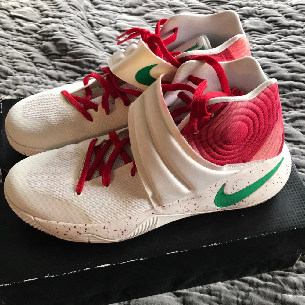 Kyrie 2 “Krispy Kream” size 12
